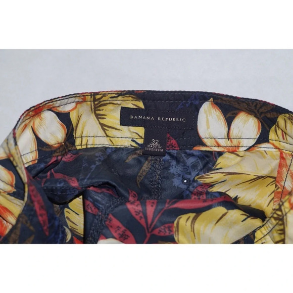 Banana Republic Floral Board/Swim Shorts Size 32 - Picture 6 of 8